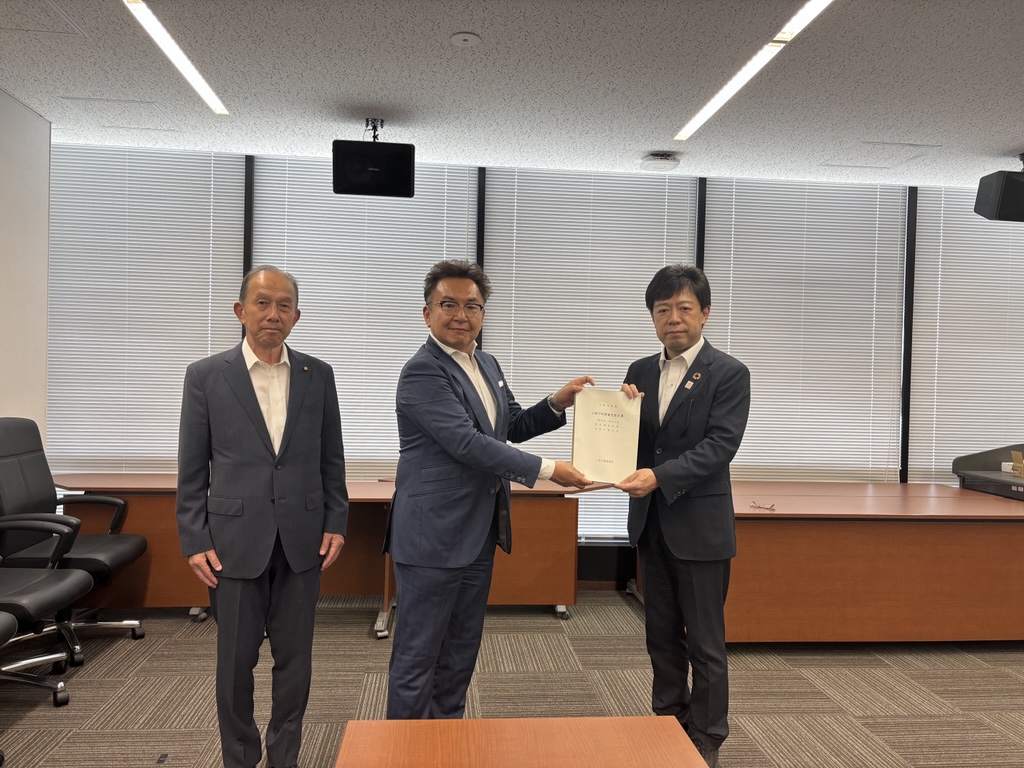 令和6年度決算審査意見書提出